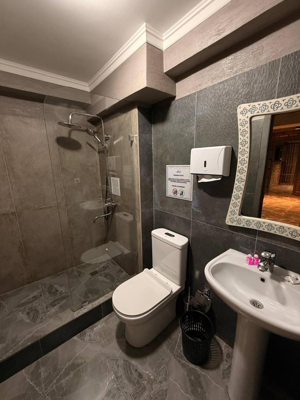 Premium Hostel Tasjkent Buitenkant foto